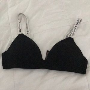 Victoria Secret T-Shirt Wireless Bra Black 36B